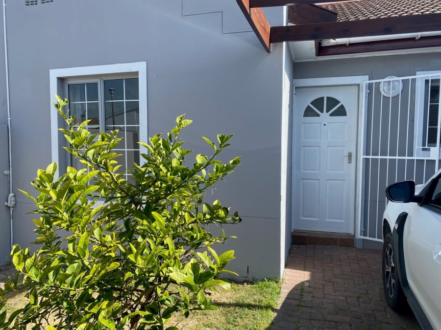 2 Bedroom Property for Sale in Parklands Western Cape